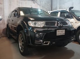 Mitsubishi Pajero Sports 4WD 2013