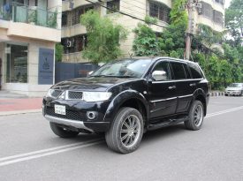 Mitsubishi Pajero Sports 4WD Diesel Drive 7 Seat 2013