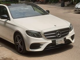 Mercedes-Benz E180 2020 | Sunroof | Seat Memory | Registration 2021