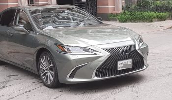 Lexus ES300H 2019 | Sunroof | Seat Memory | Registration 2023